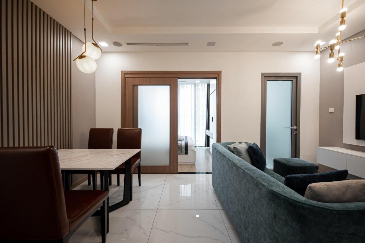The Summit Landmark 81 - Vinhomes Park Apartment *