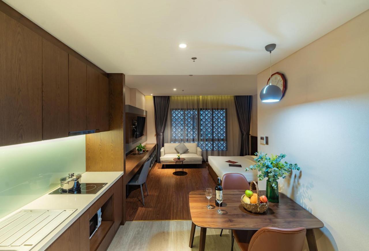 Dhts Business & Ho Chi Minh City