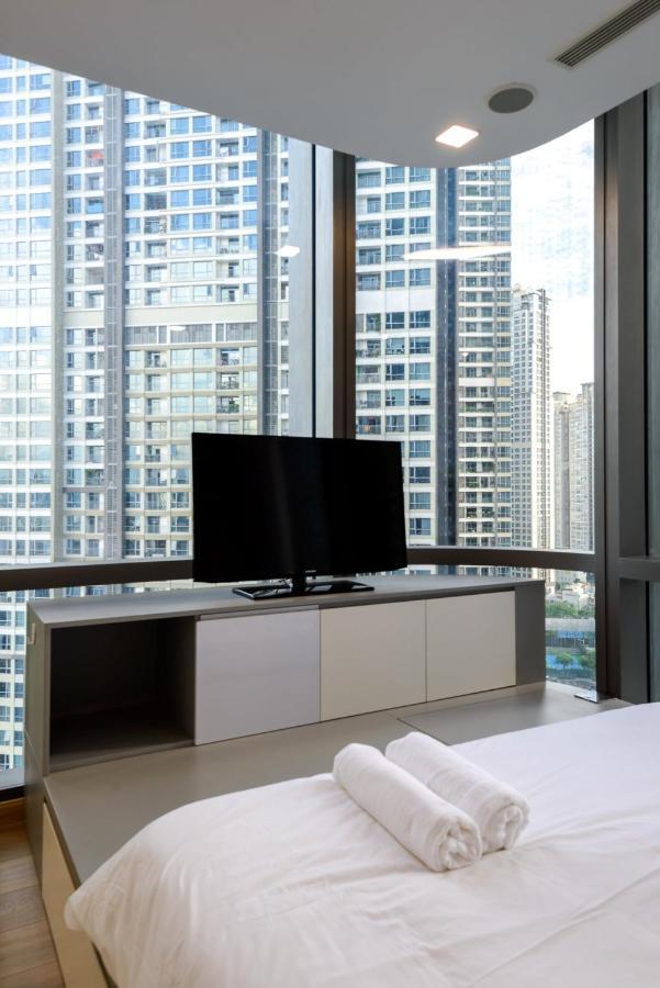 The Summit Landmark 81 - Vinhomes Park Apartment *