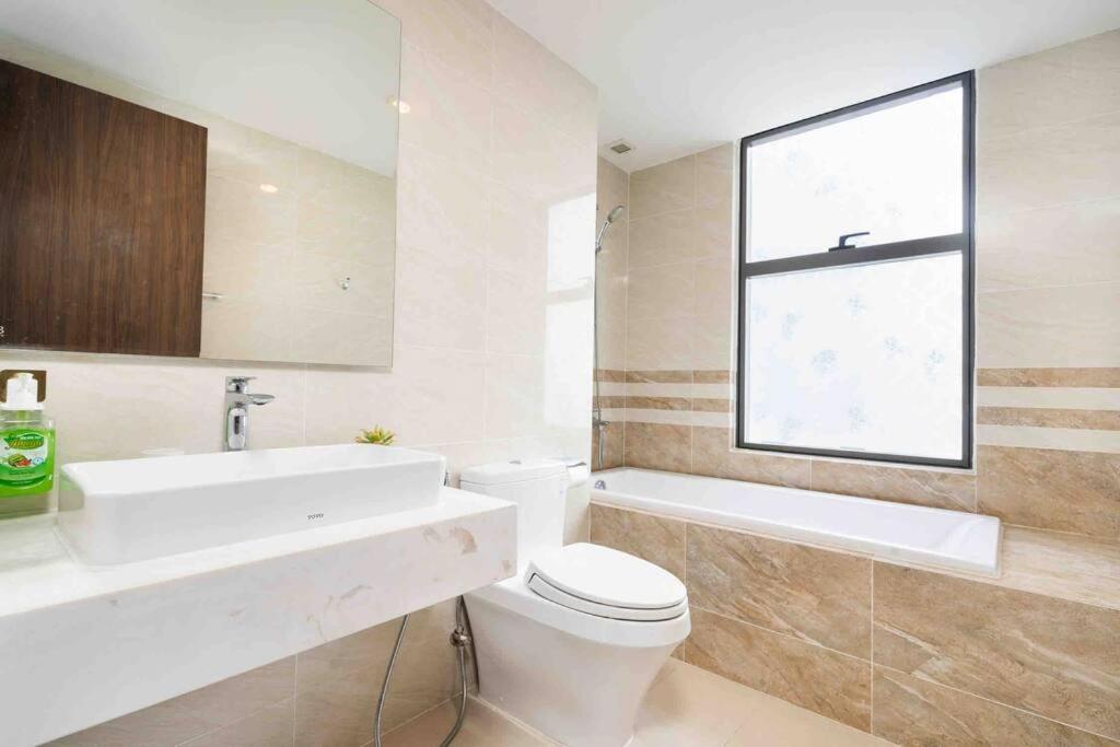 Saigon Royal - 2br High Fl - Citi Center - Hana 31 *