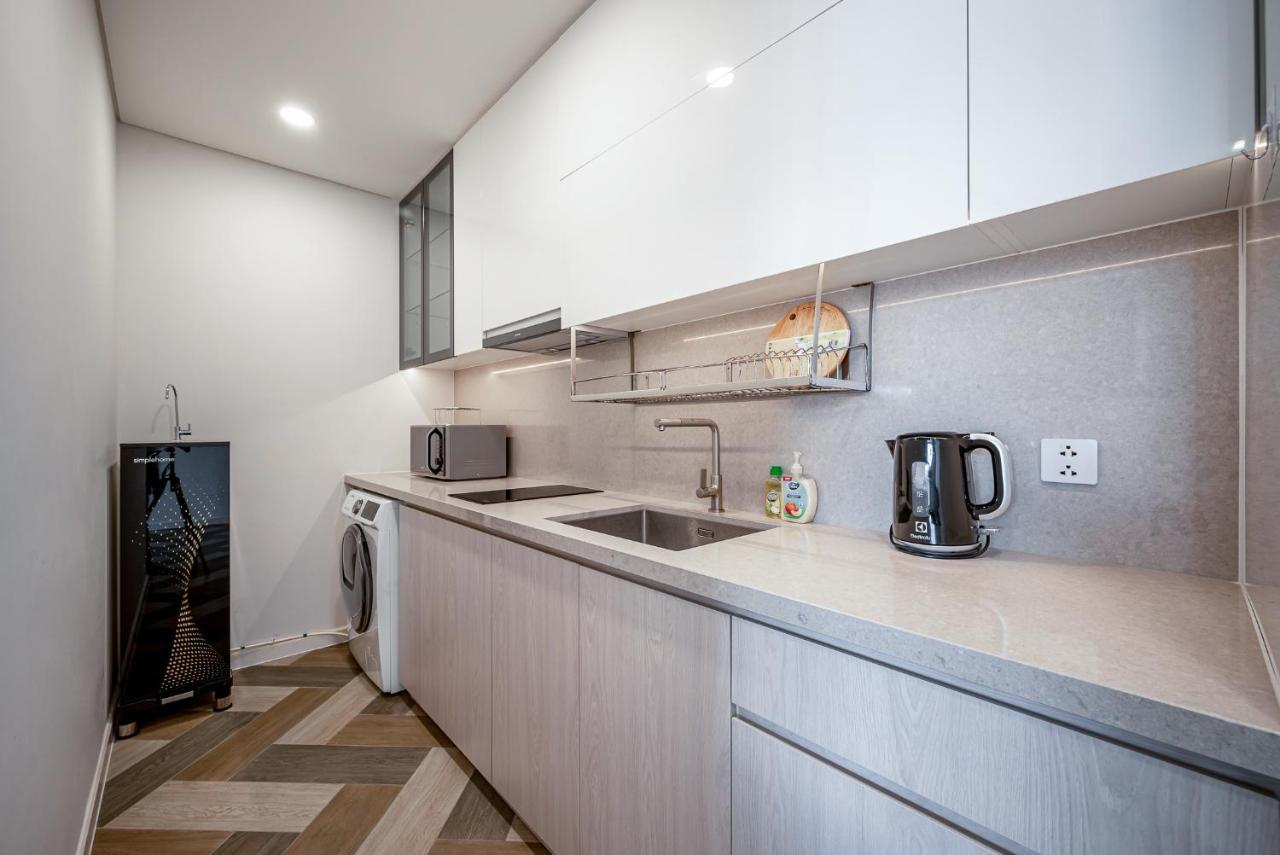 Metropole Thu Thiem - The Galleria Apartment *