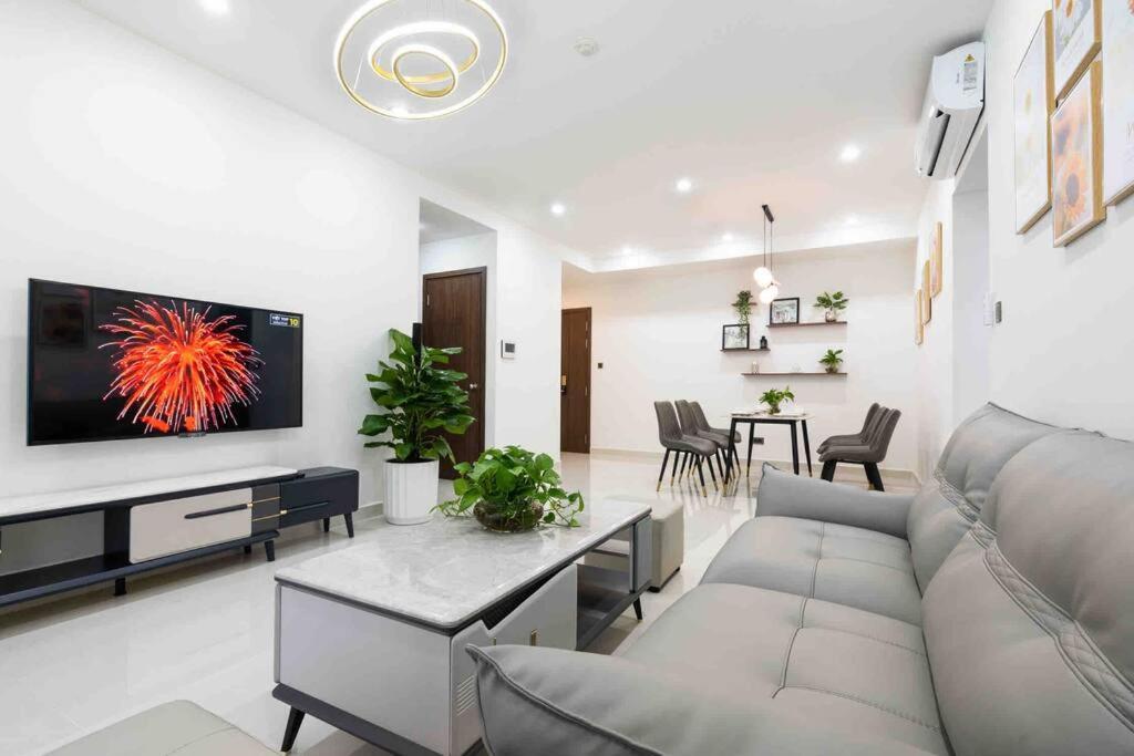 Saigon Royal - 2br High Fl - Citi Center - Hana 31 *