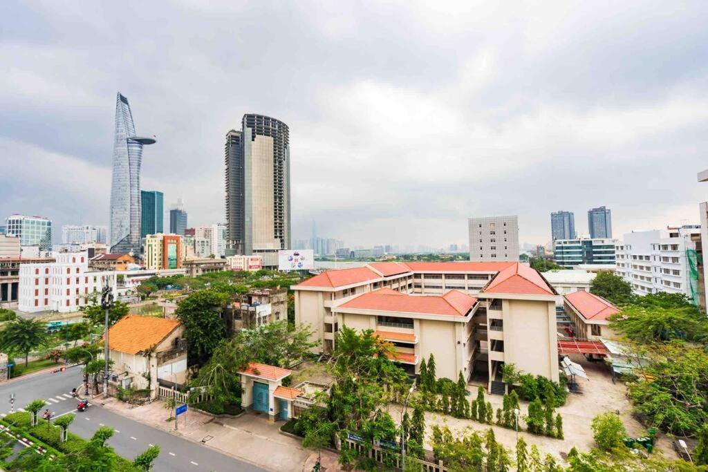 Apartment 2br-river View-saigon Royal-hana Apart-3014 *