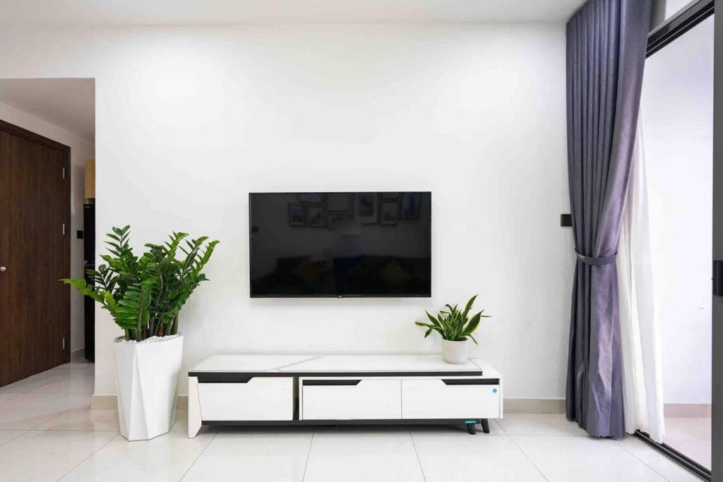 Apartment 2br-river View-saigon Royal-hana Apart-3014 Ho Chi Minh City