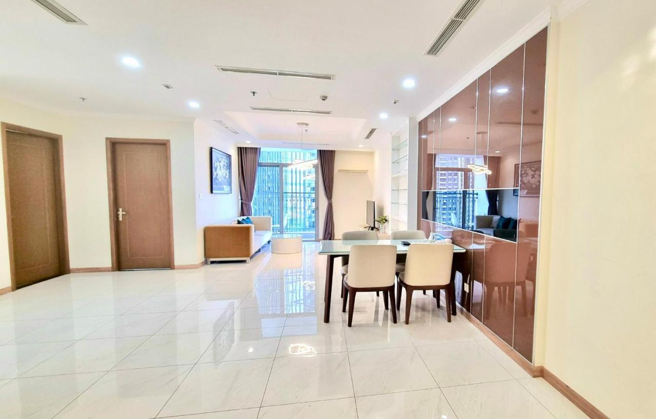 123 In Vinhomes Central Park - Landmark 81 Area Apartment *
