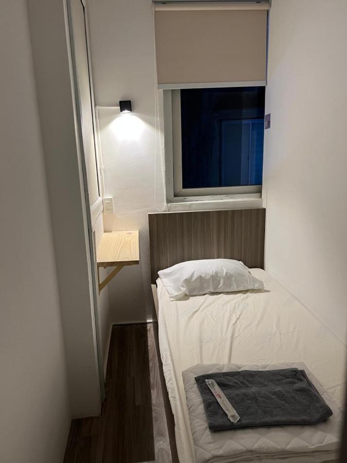 8h-hostel Capsule hotel *