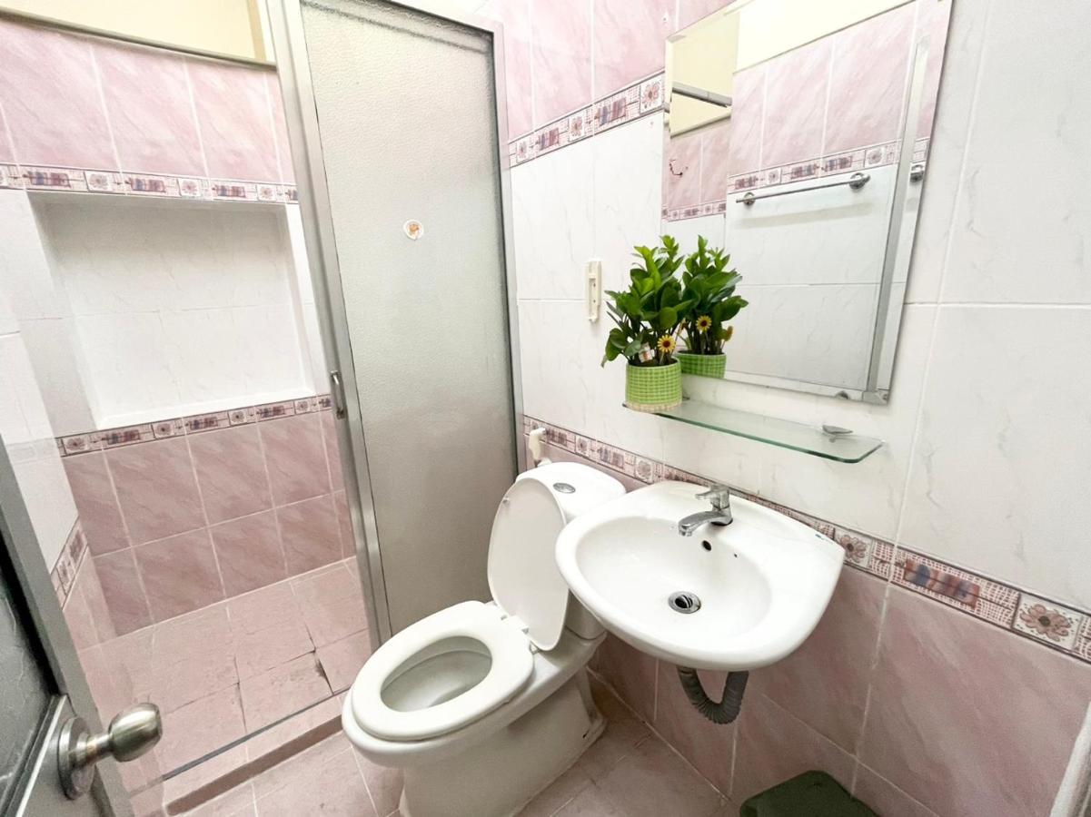 Khách sạn hẻo lánh Dlux Saigon Airport TP. Hồ Chí Minh