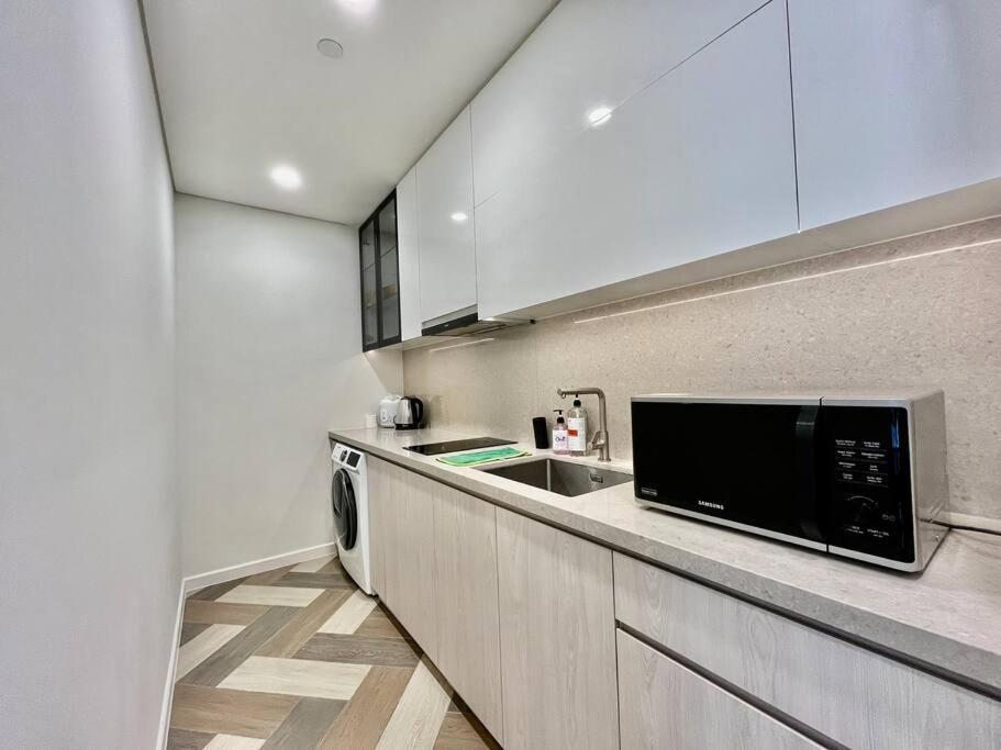 The Galleria - 1br #5 Apartment *
