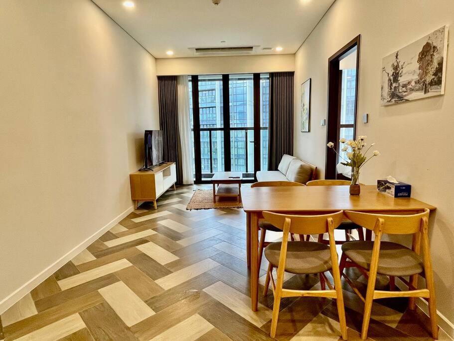 The Galleria - 1br #5 Apartment