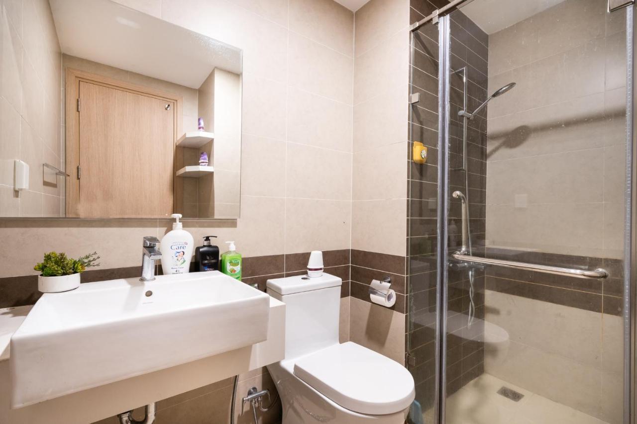 Jessie Saigon - Rivergate 3*