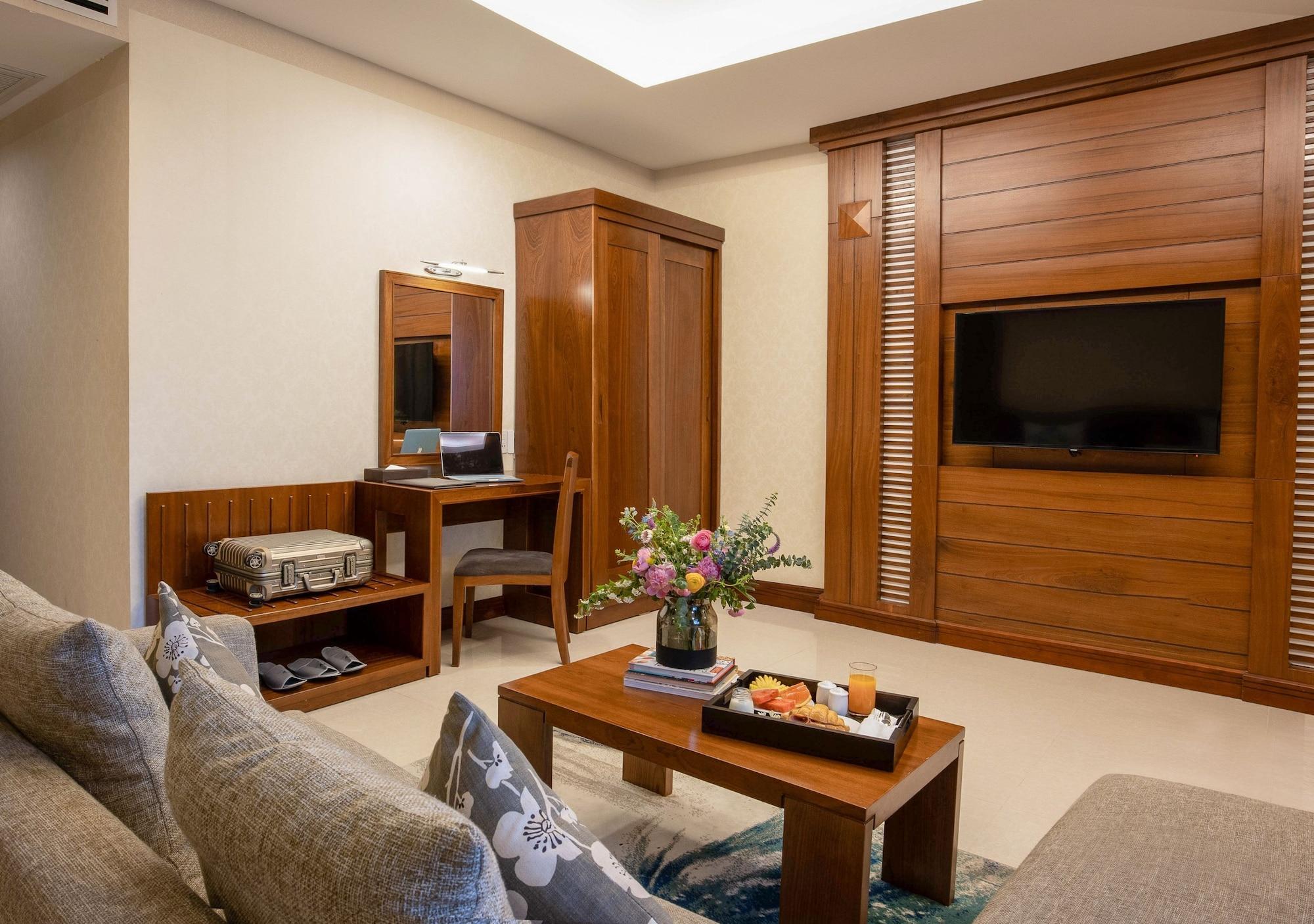 Aquari Hotel 3*