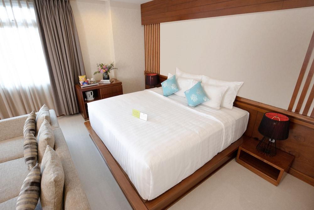 Aquari Hotel 3*