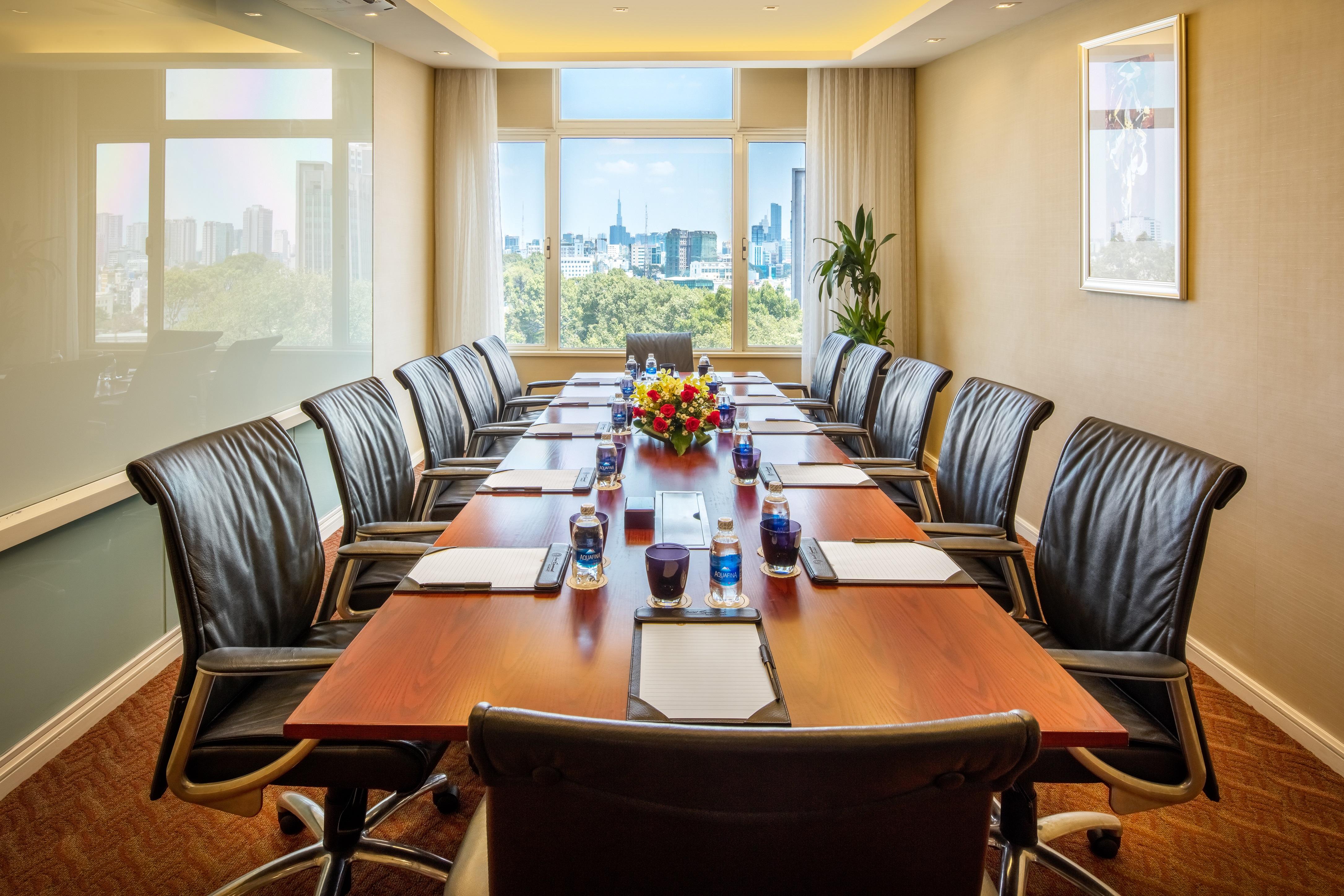Khách sạn Equatorial 5*