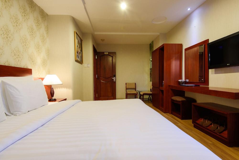 Park Saigon 3*