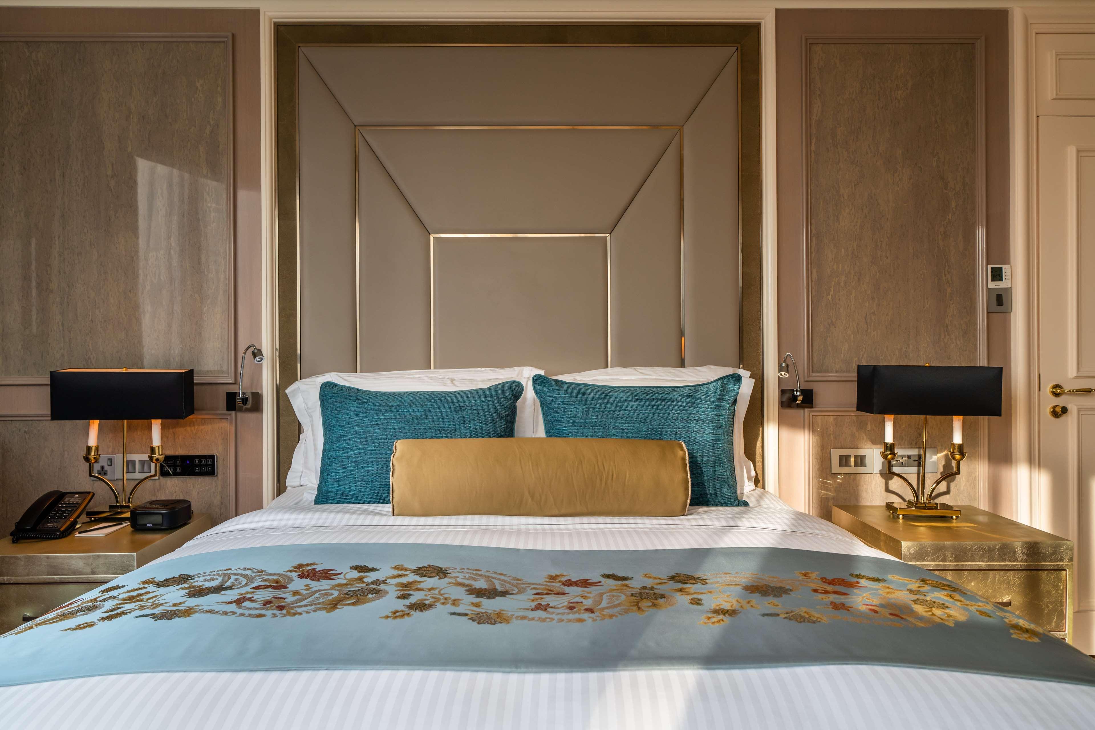 Khách sạn Caravelle Saigon
