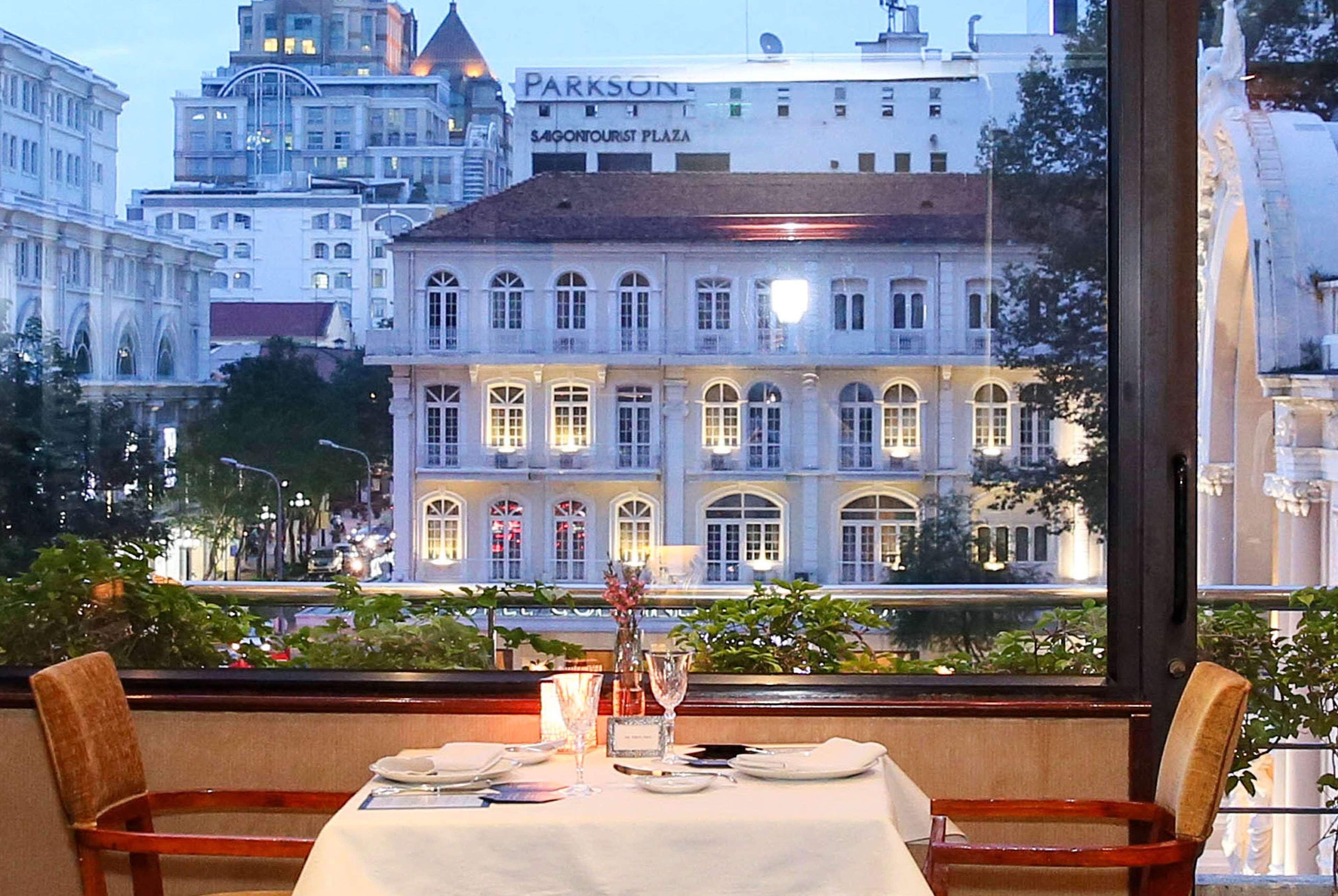 Khách sạn Caravelle Saigon 5*