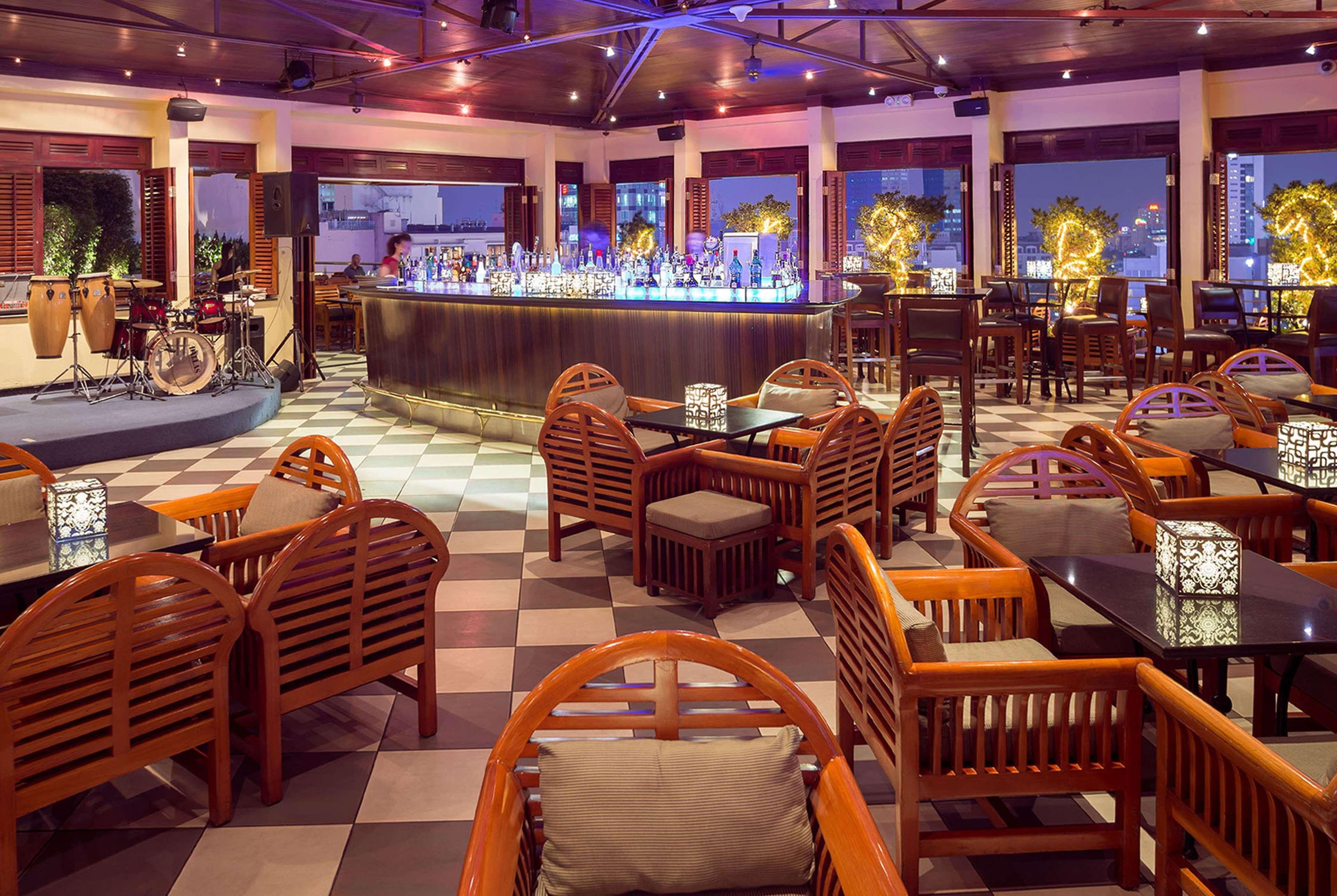 Khách sạn Caravelle Saigon 5*