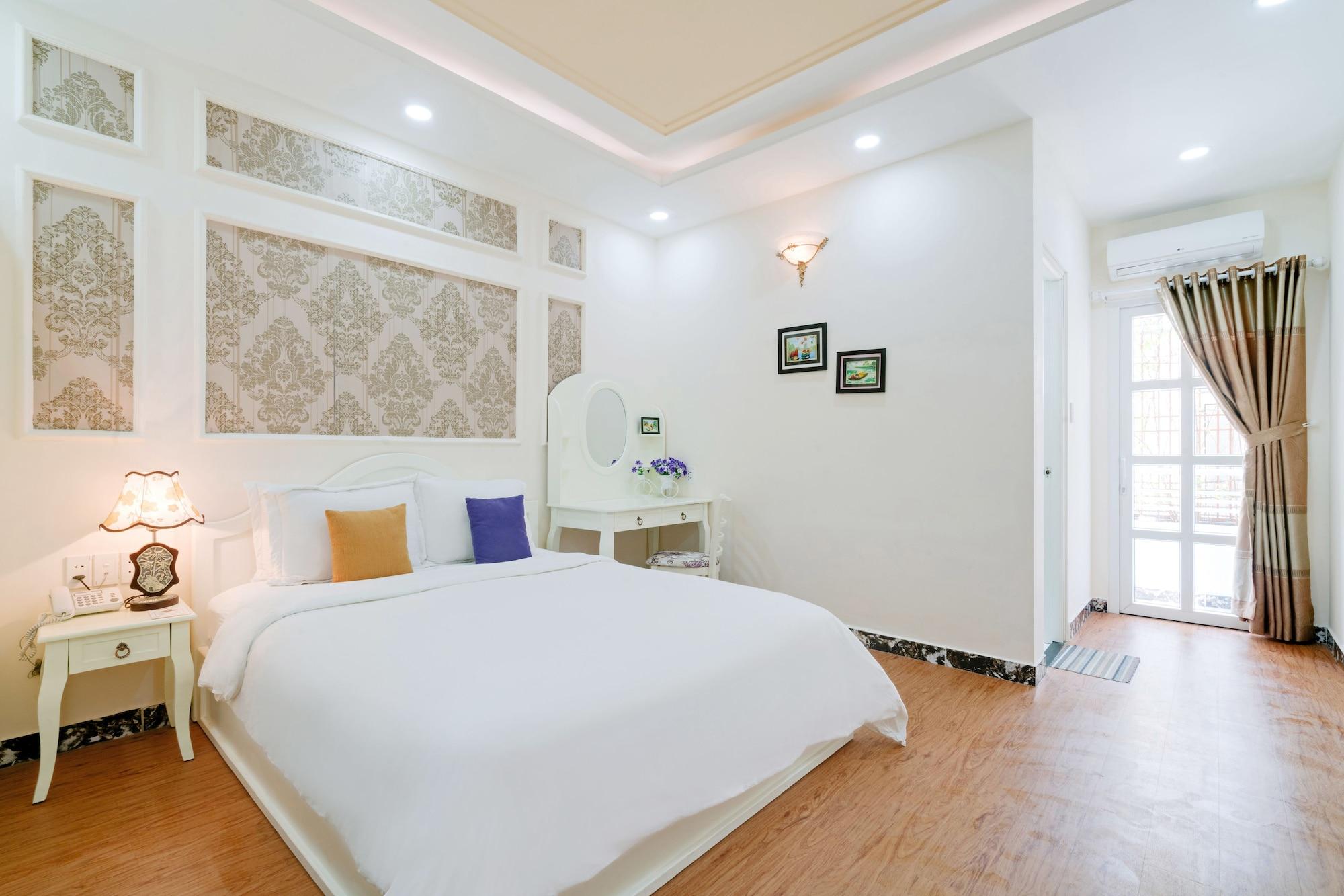 Chez Mimosa Boutique - New Address 135 Tran Hung Dao 3* TP. Hồ Chí Minh