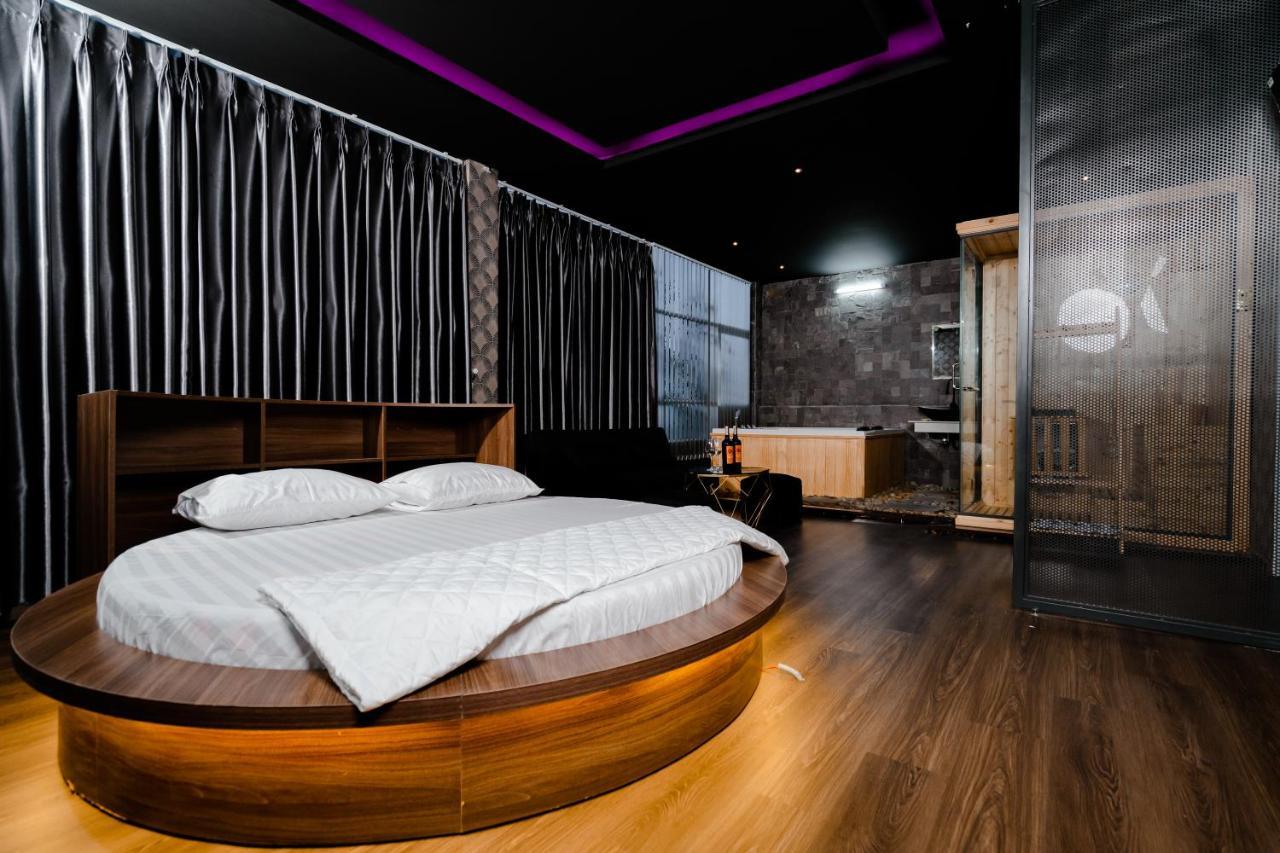 Viking Love hotel *