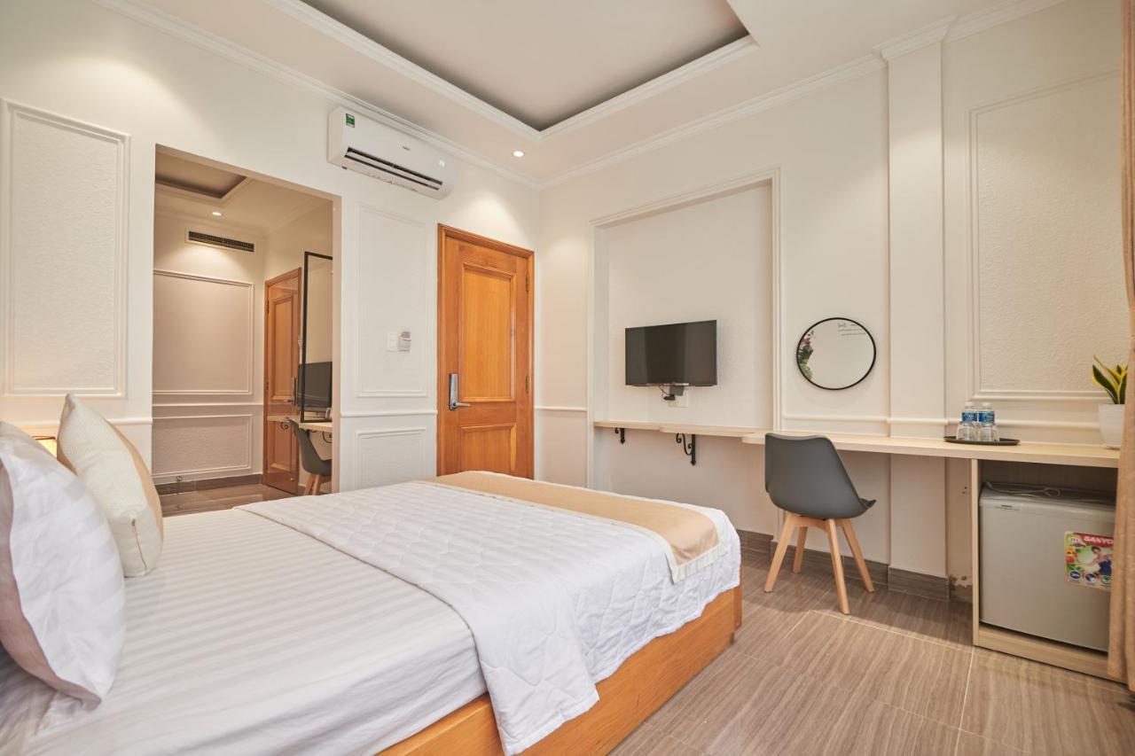 Bin Bin 10 - Mimosa Near Tan Son Nhat Airport Hotel