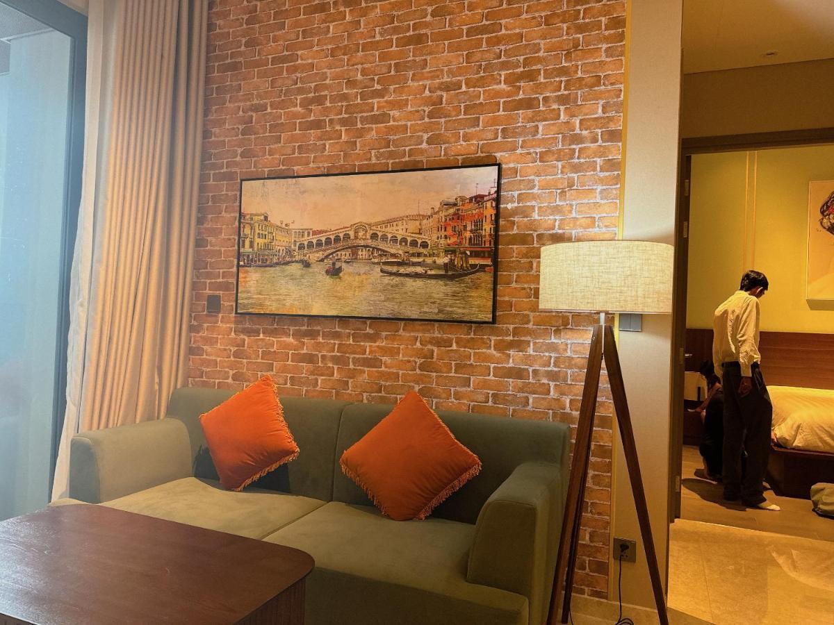 Apartment Four Seasonsthe Marq D1freepickup-pool-gym-sauna Ho Chi Minh City