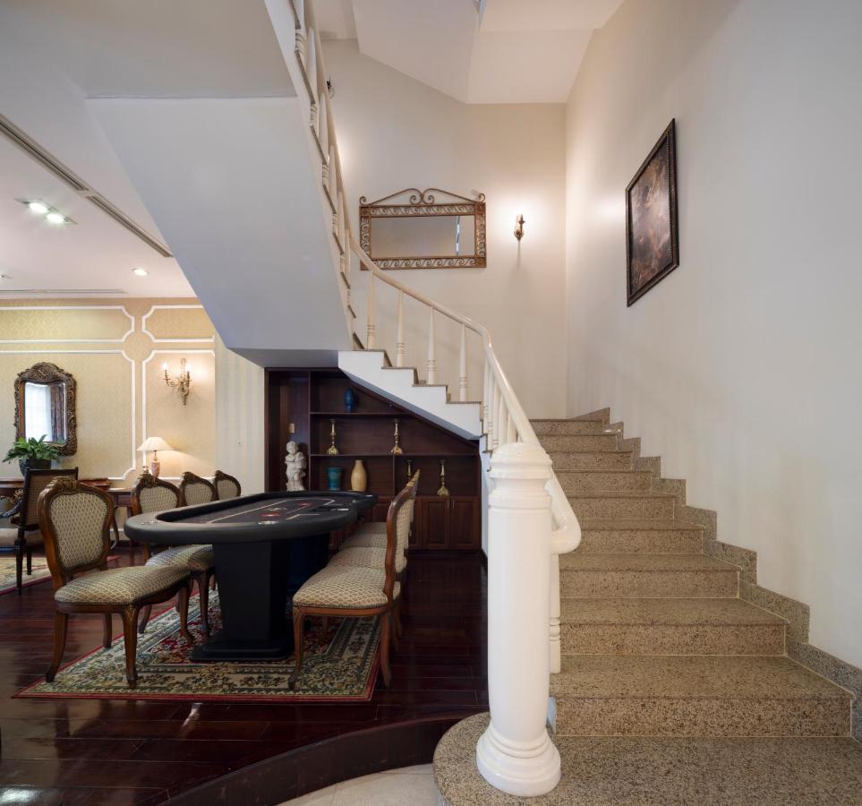 Hidden Mansions Saigon Resort 4*