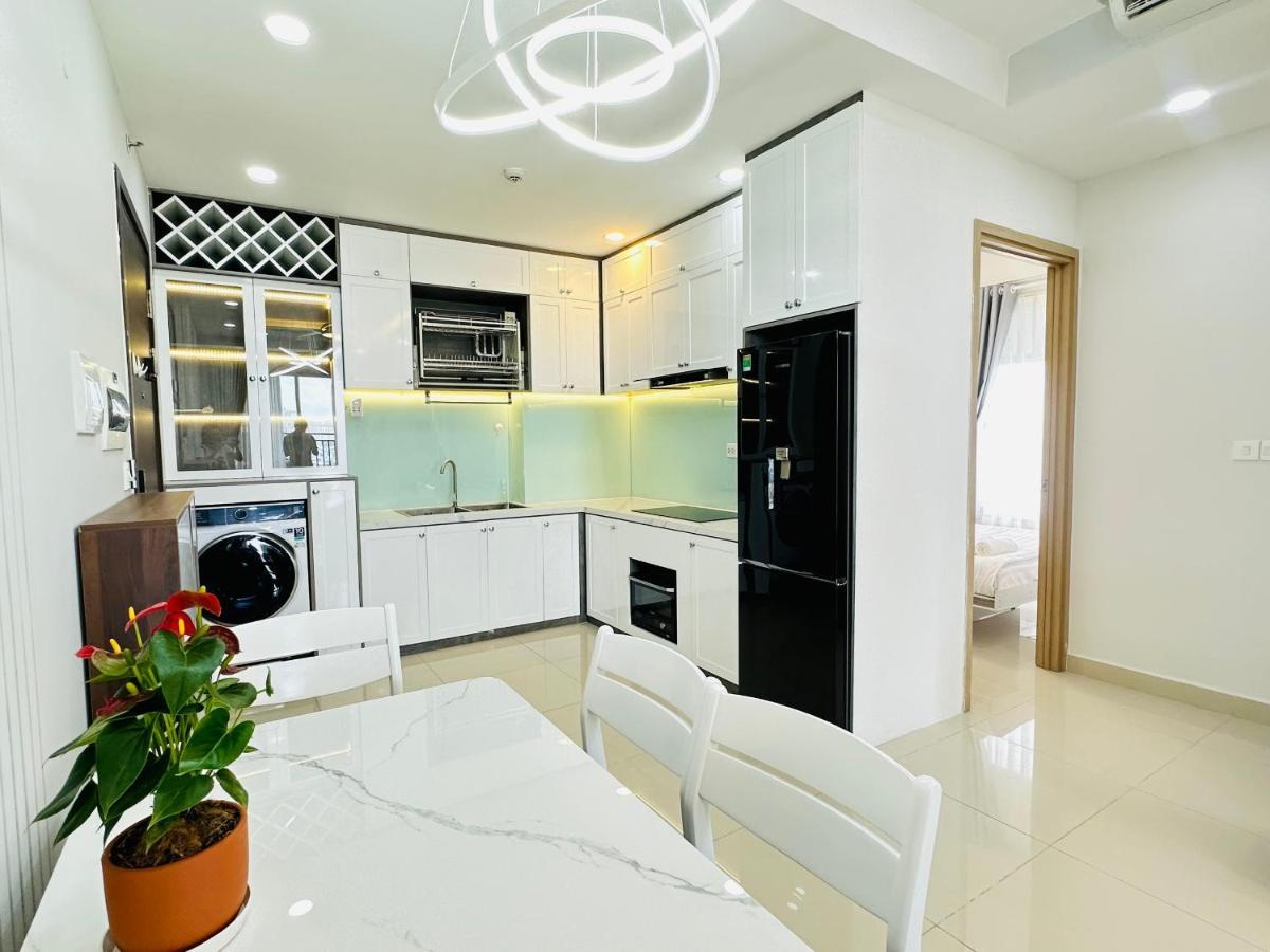 Apartment Ho Sunrise View 2 Phong Ngu, 76m2, Gym & Ho Boi Free, Lau Cao, View Quan 1 Ho Chi Minh City