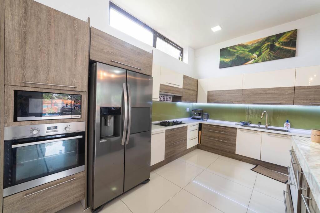 Maison Khu Vuon Nhiet Doi Villa Ho Chi Minh City