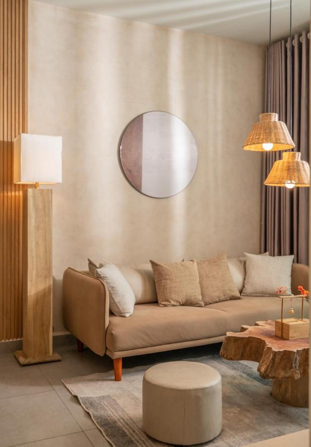 Apartment 3brs-'-zenlivinspace-elite&eco- Airport-pick.up Ho Chi Minh City