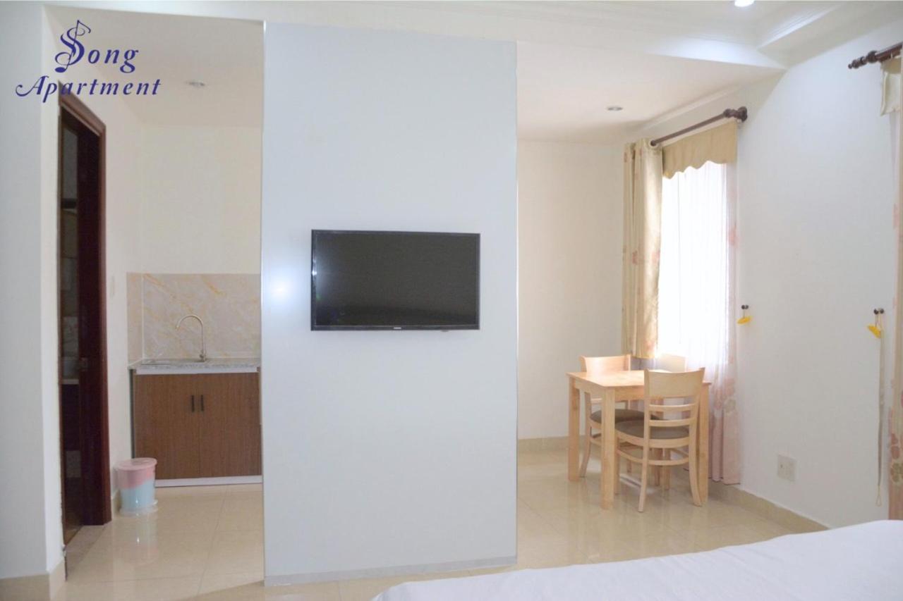 Apartment Song 1 *