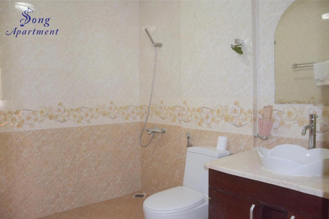 Apartment Song 1 *