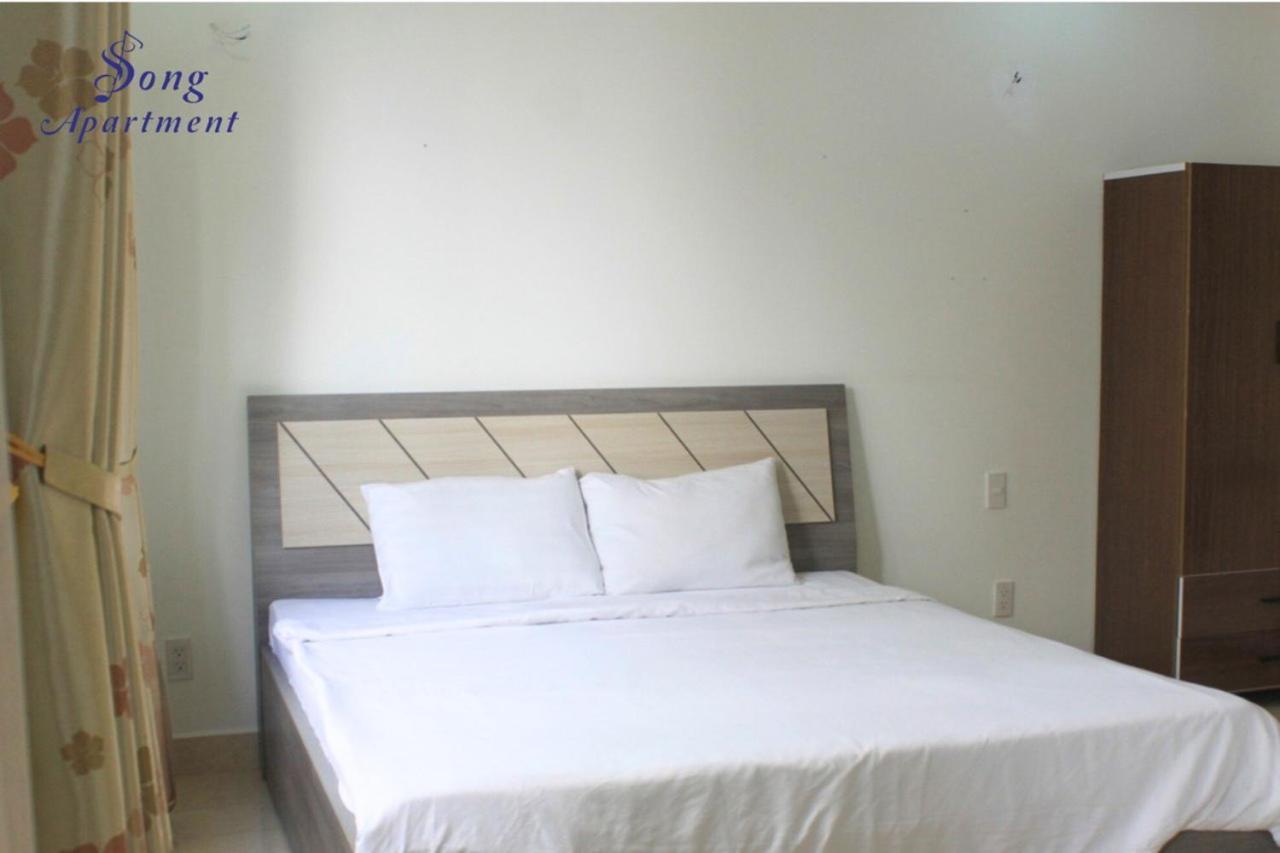 Apartment Song 1
