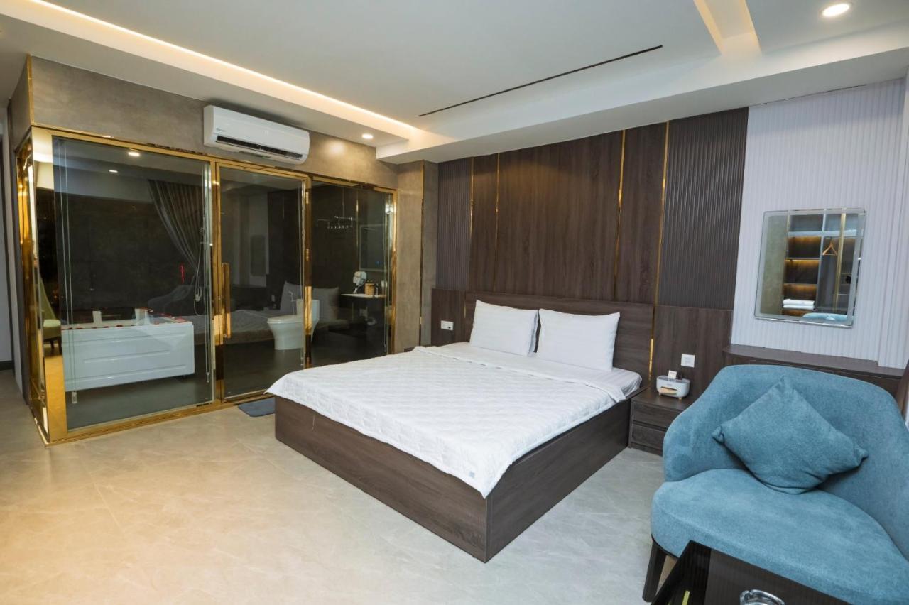 Eden Hotel *