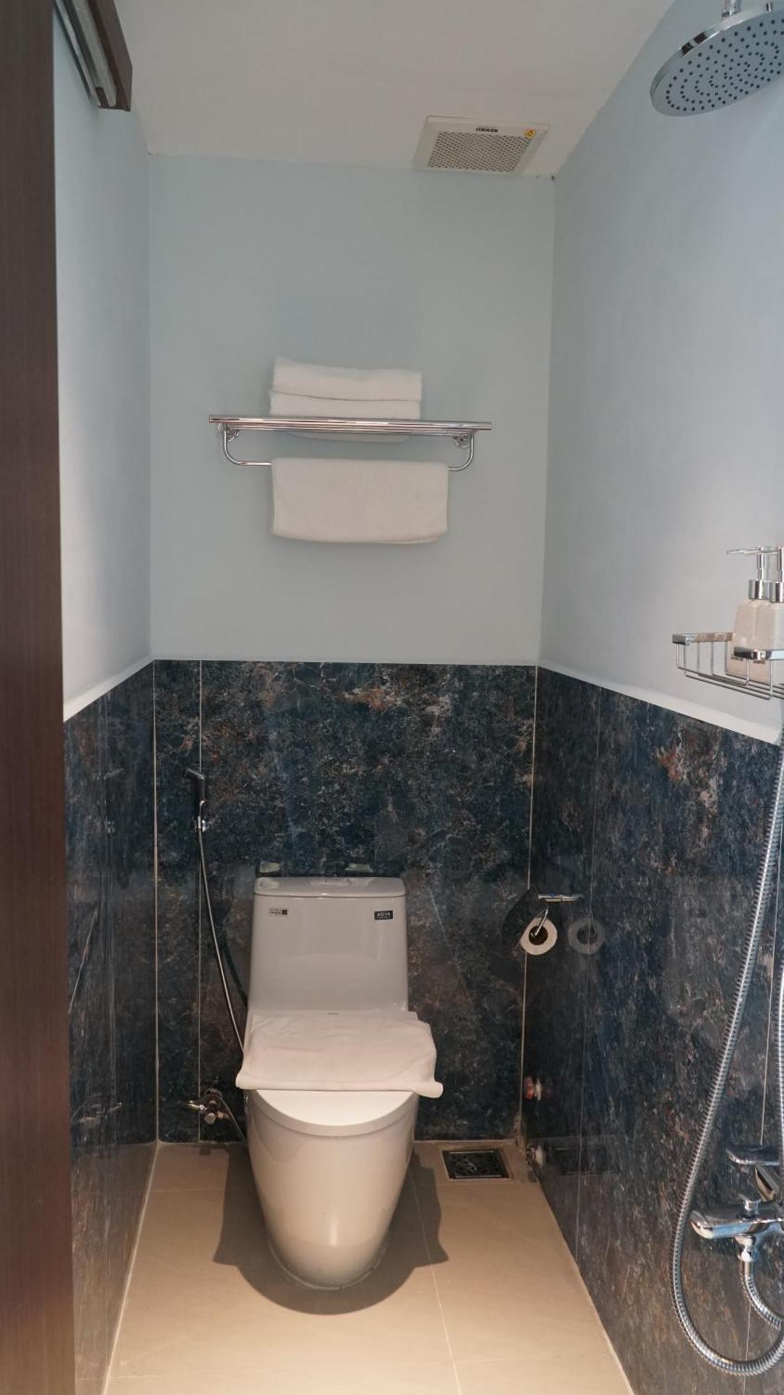 Khách sạn Bros 2*