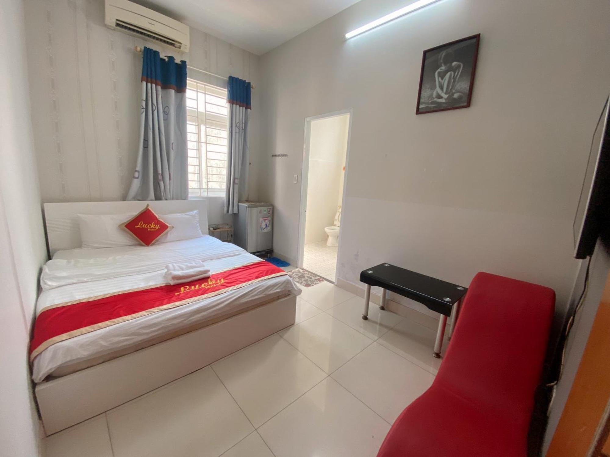 Lucky Hotel