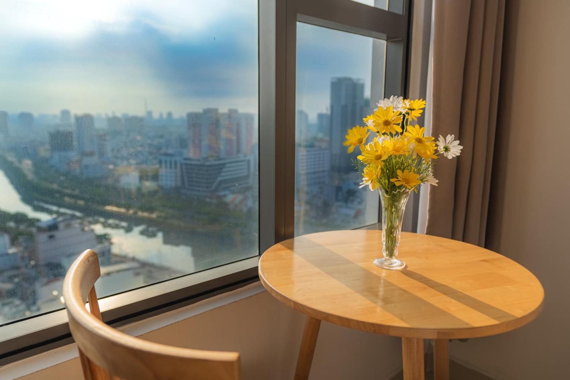 Studio River View-city View & Pool In Center - May * Ho Chi Minh City