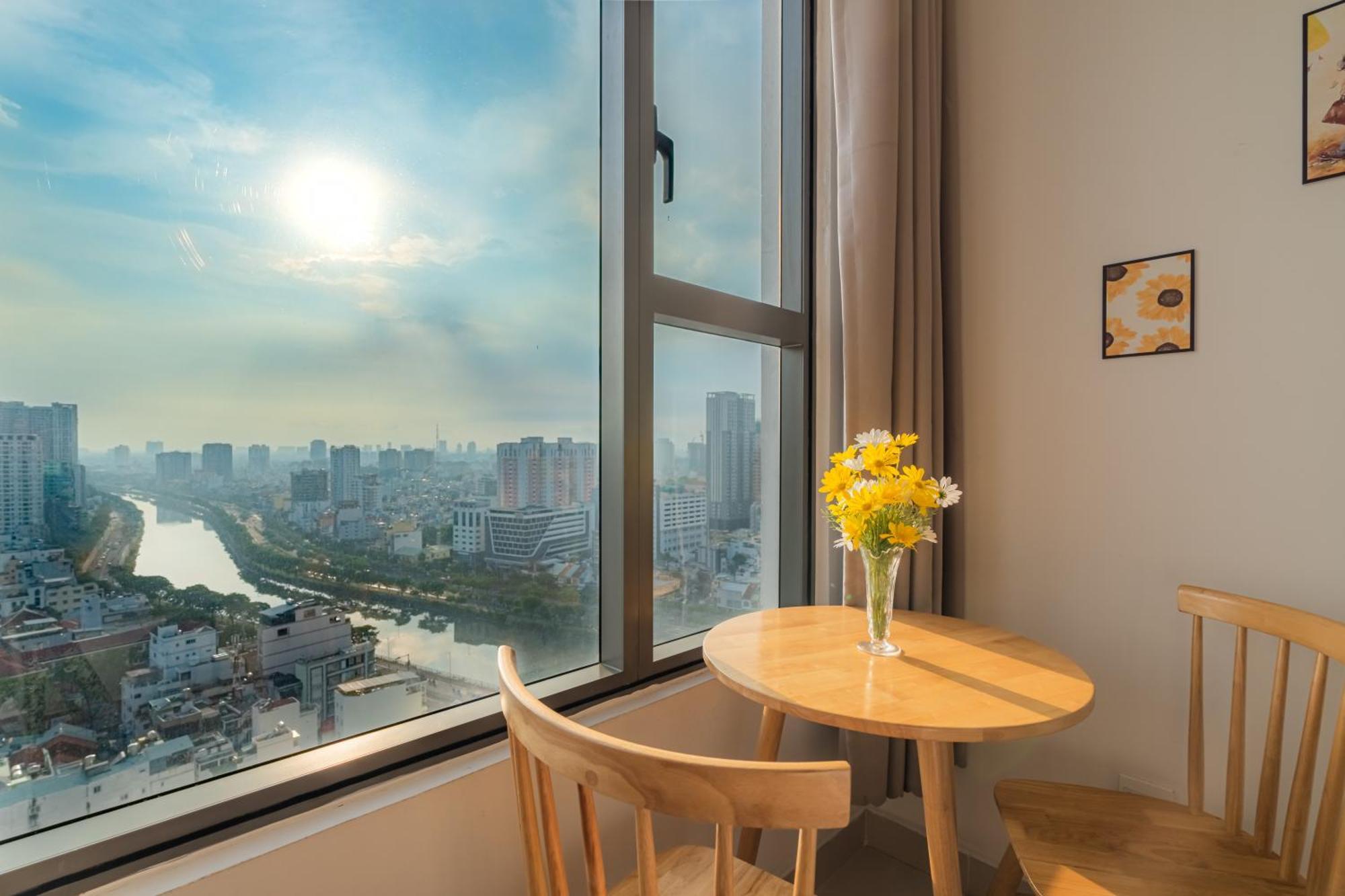 Studio River View-city View & Pool In Center - May Apartment Ho Chi Minh City