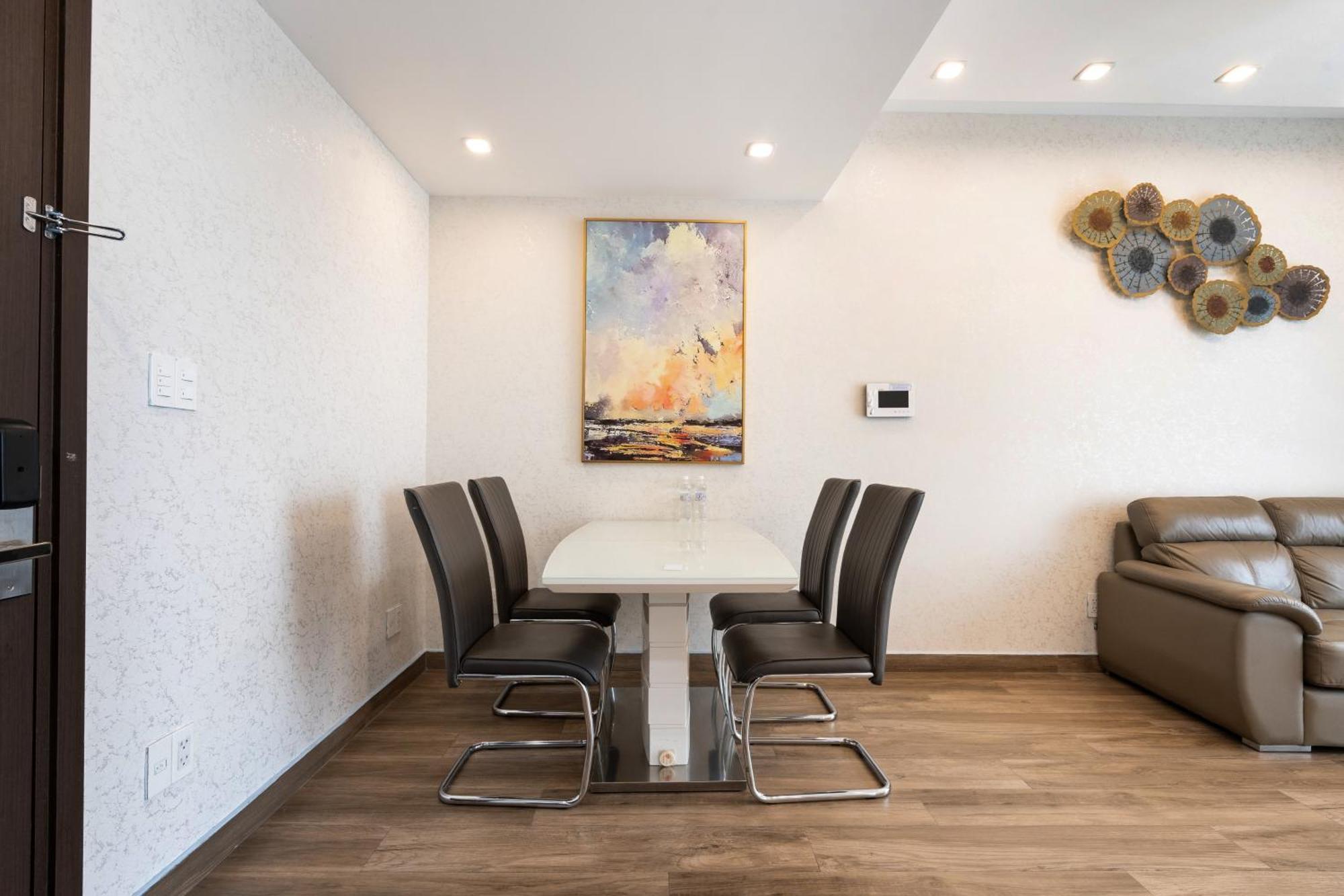 Aloha Saigon - Rivergate Apartment