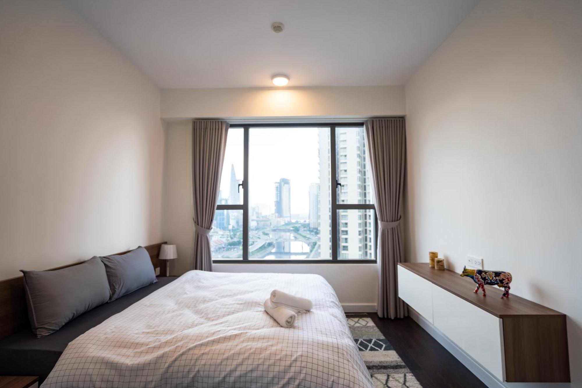 Business District Rivergate - Free Pickup & Pool Apartment *