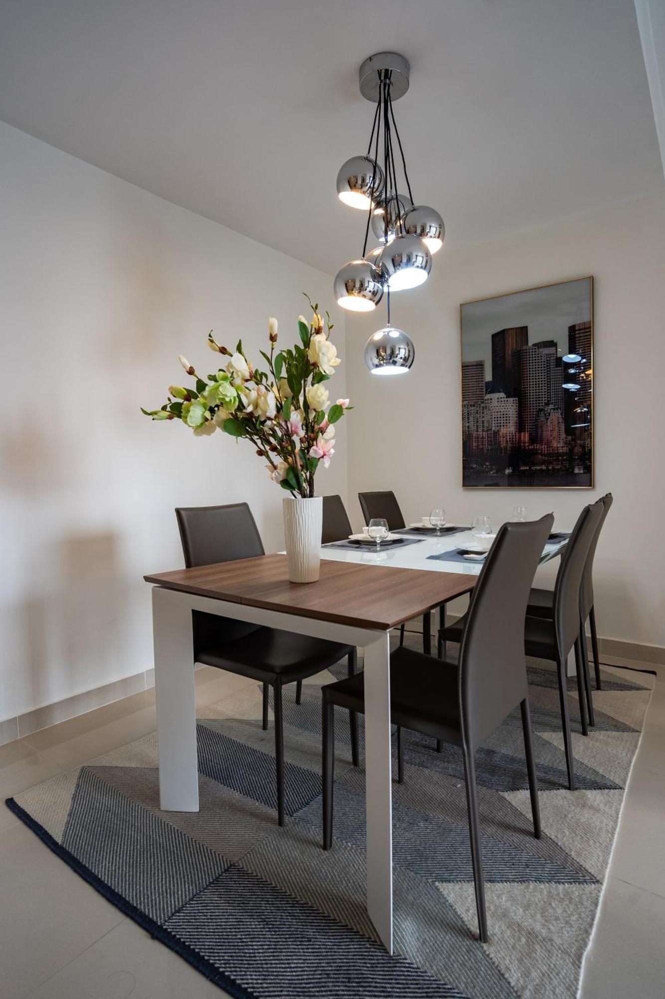 Business District Rivergate - Free Pickup & Pool *