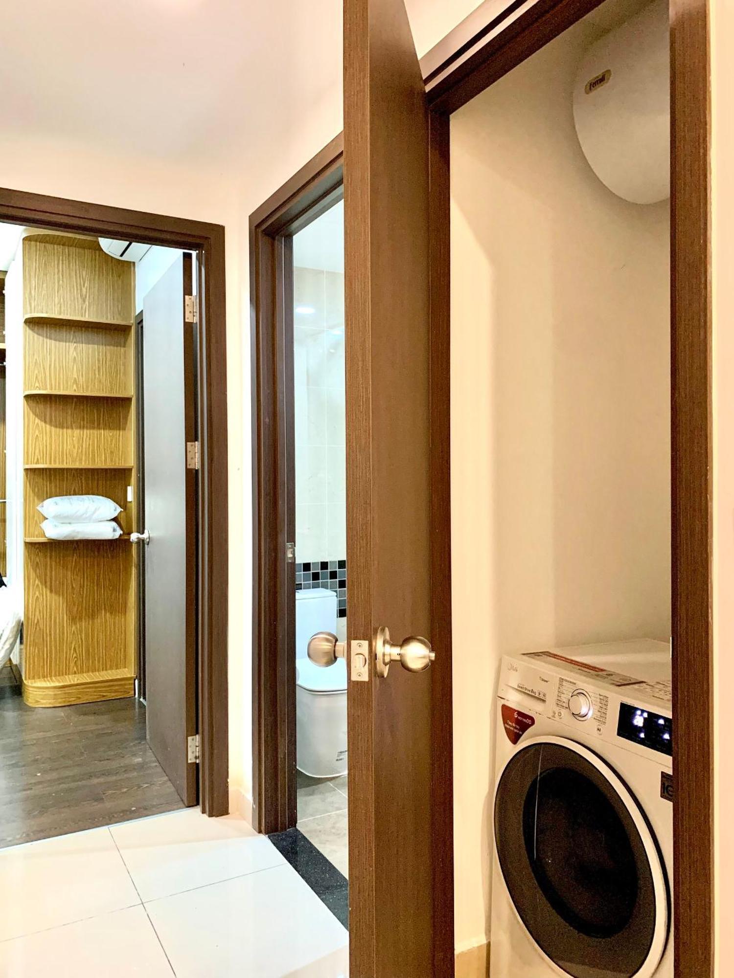 Apartment Golden Apartment- In Central-balcony-all New