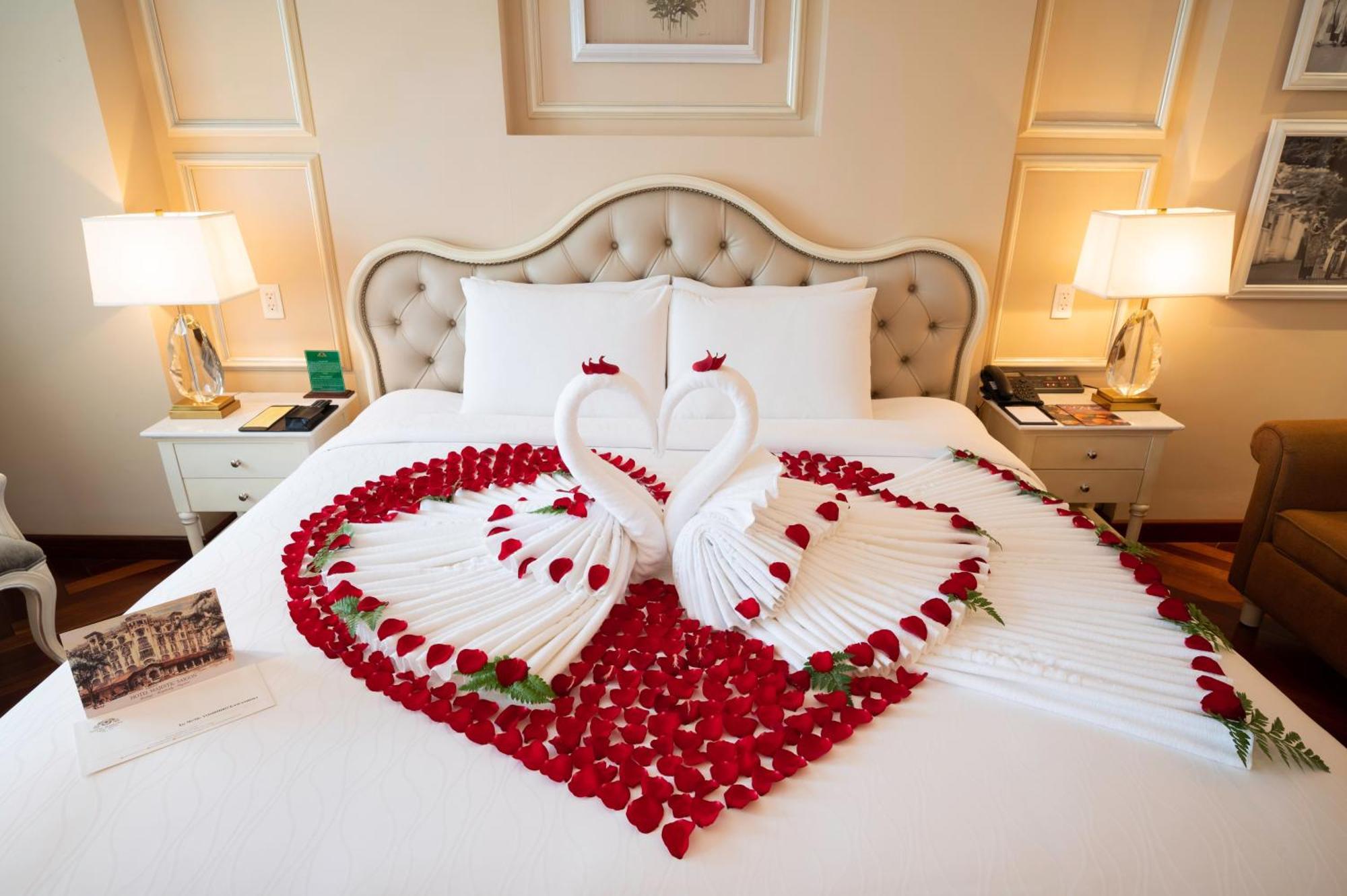 Majestic Saigon Hotel 5*