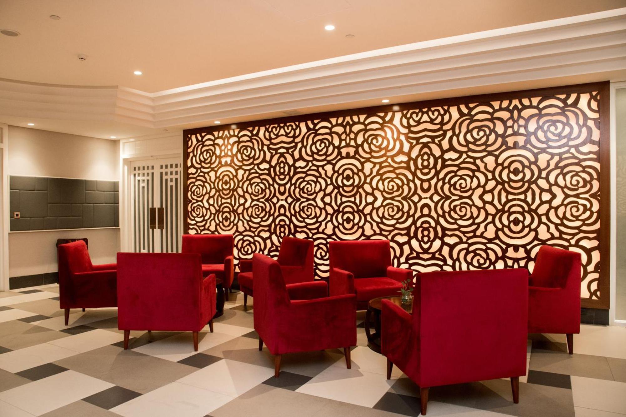 Windsor Plaza Hotel