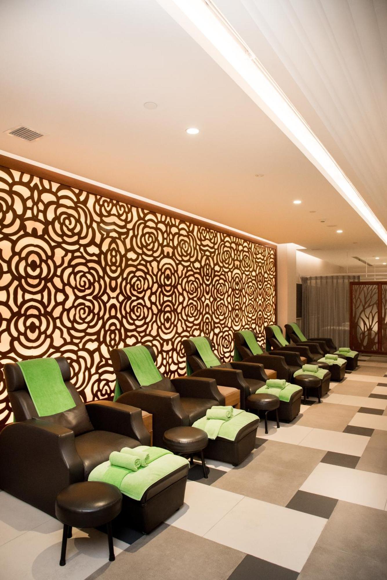 Windsor Plaza Hotel 5*