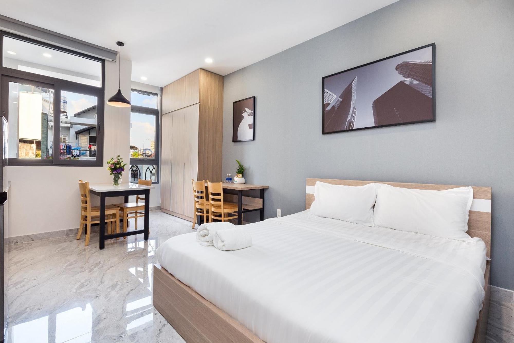 Yours - Airport Apartment *