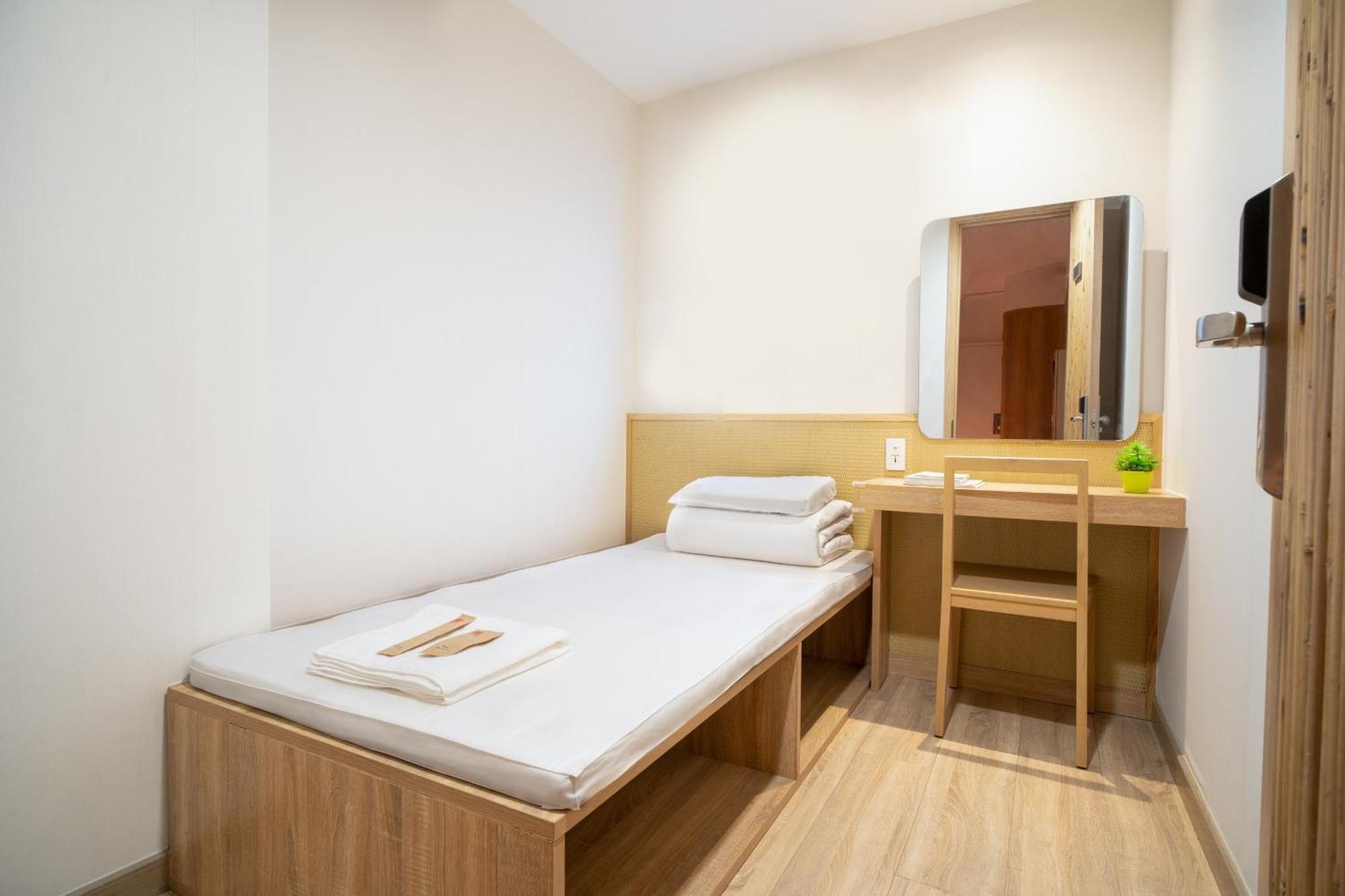 Capsule hotel Grandma Lu's Saigon Japan Town