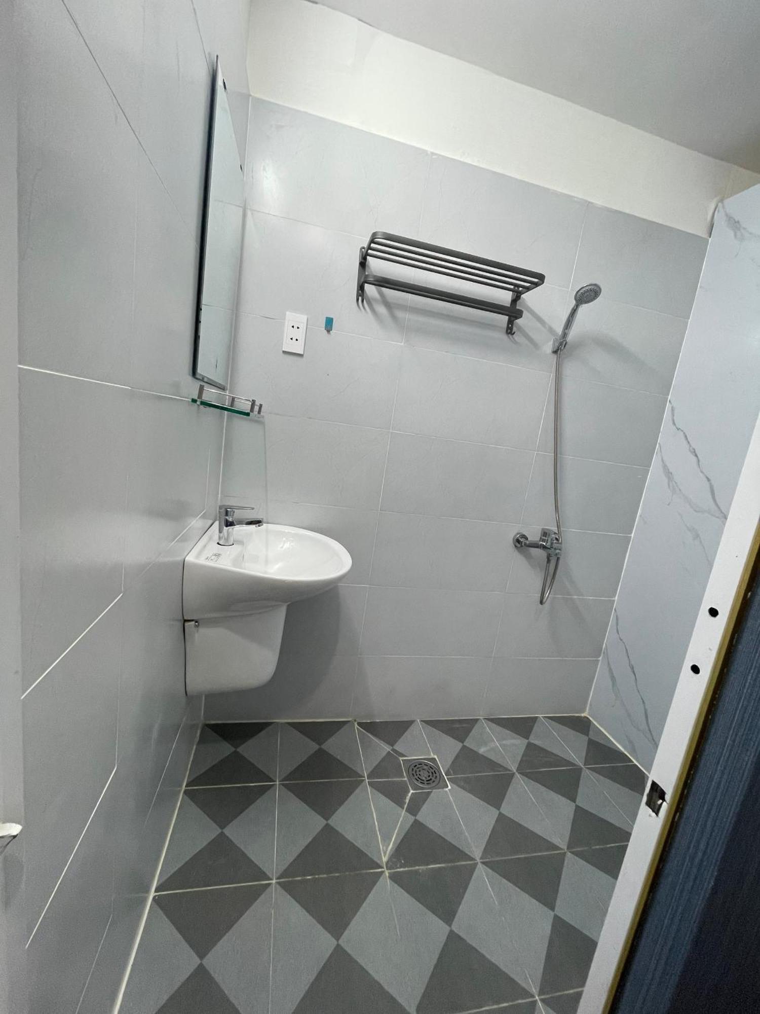 Ground Apartment *