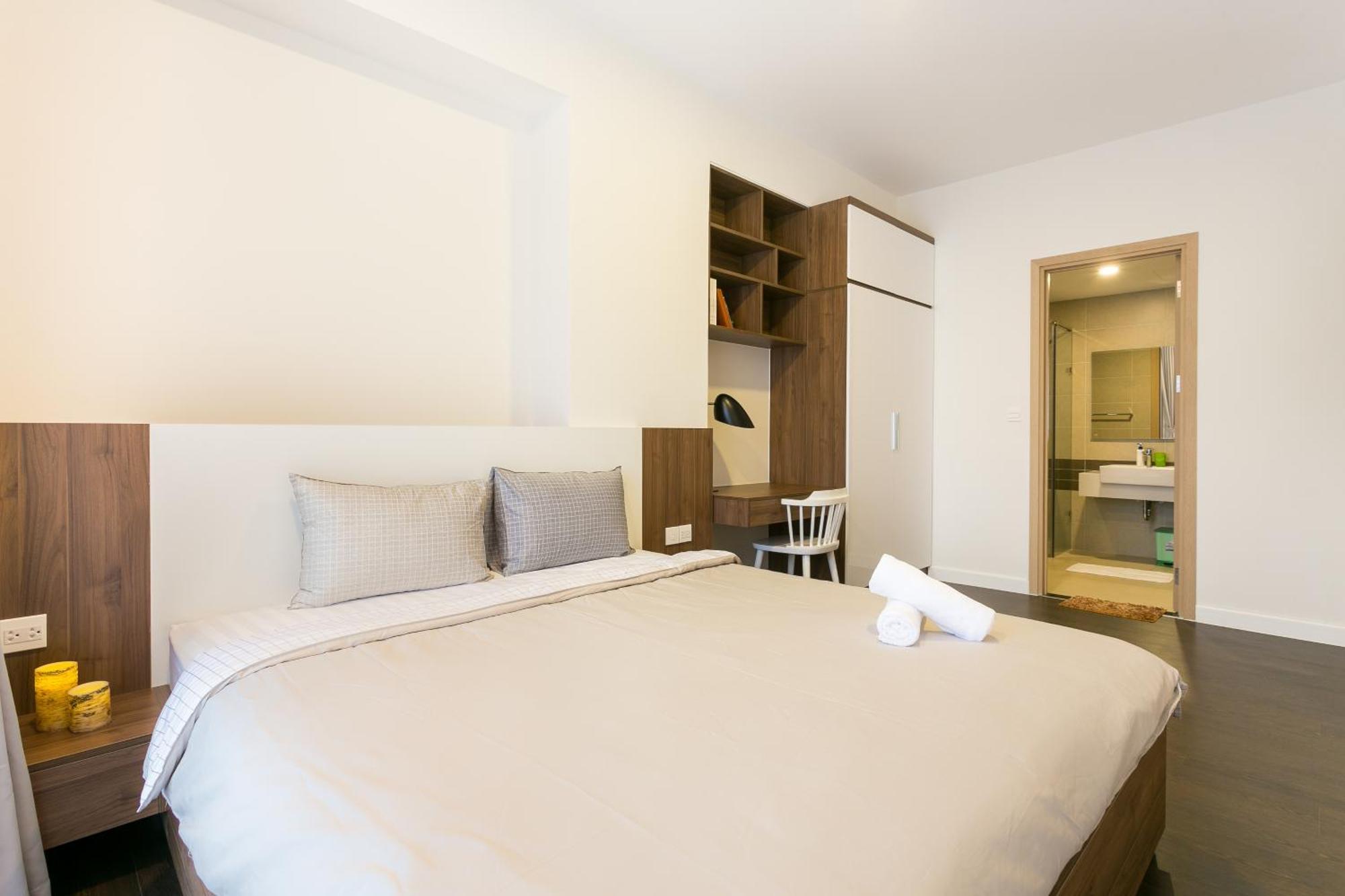 Business District Rivergate - Free Pickup & Pool Apartment