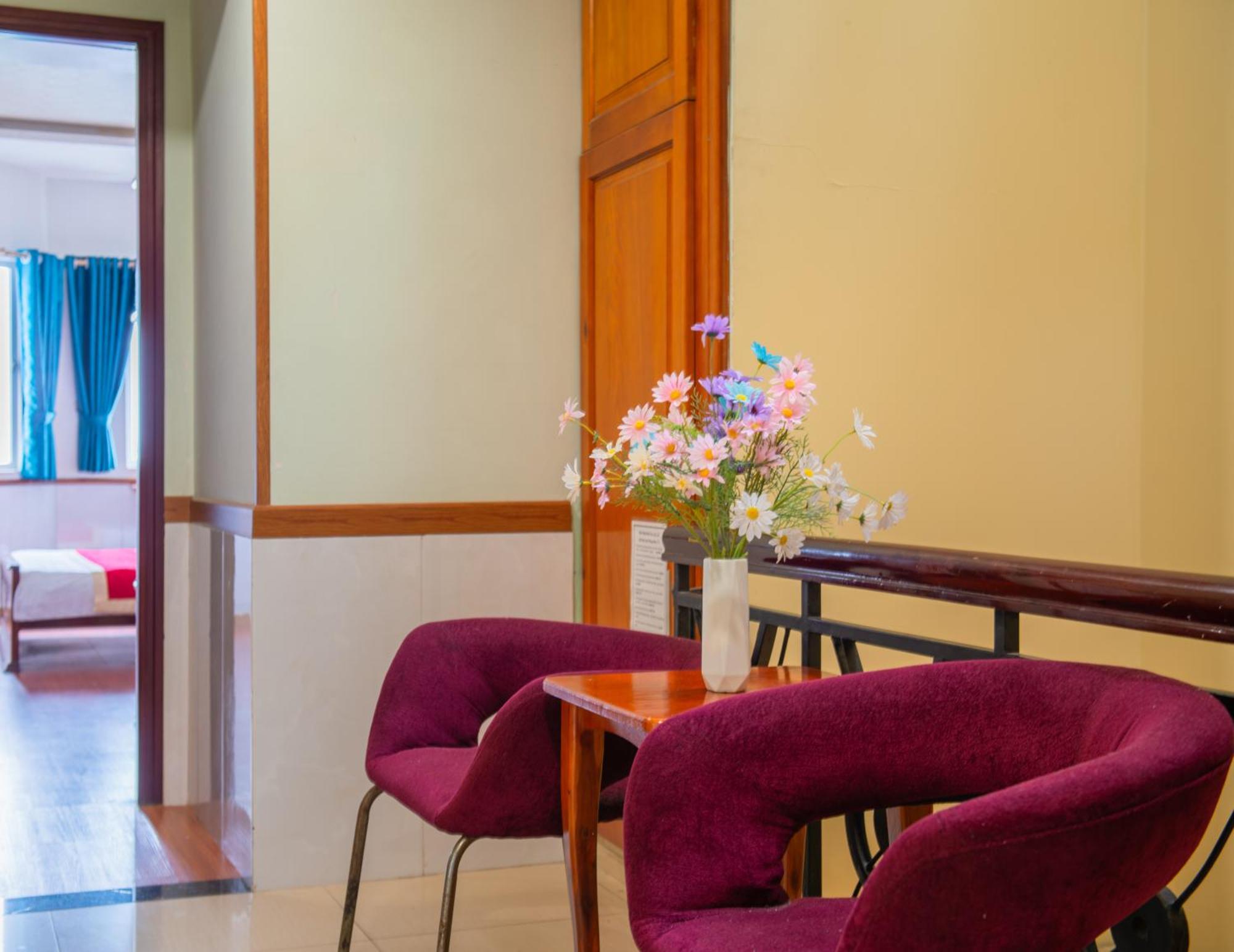 Hotel Nhu Y 2 *