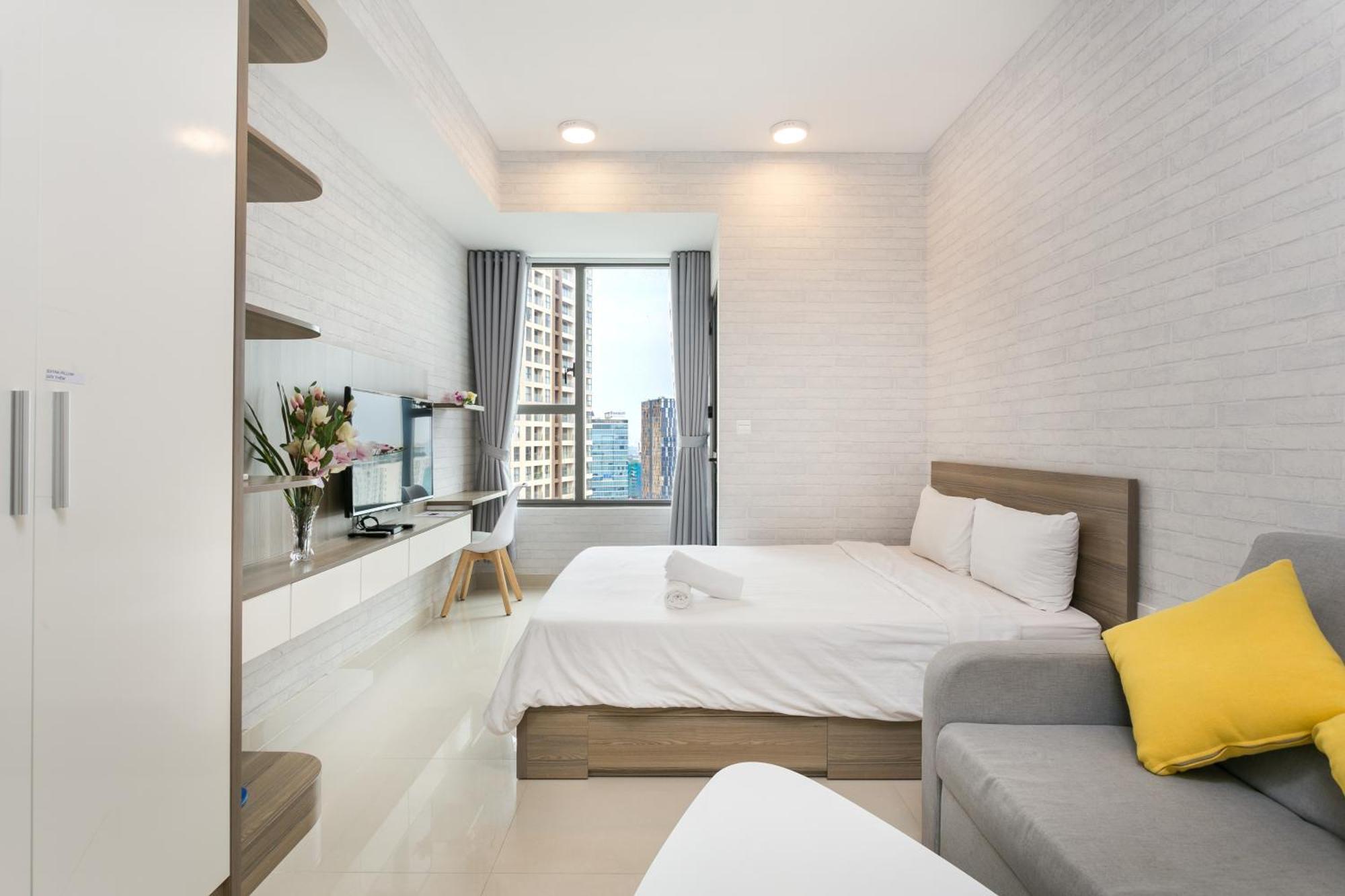 Business District Rivergate - Free Pickup & Pool